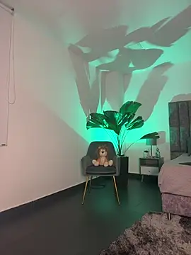 milaivanova online show from 11/18/25, 10:36