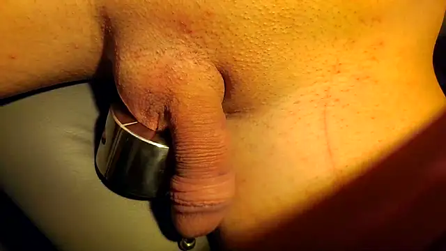 Snapshot of TheHardone_29 chatting on 10/09/25, 05:49 TheHardone 29 online show from 10/09/25, 05:49