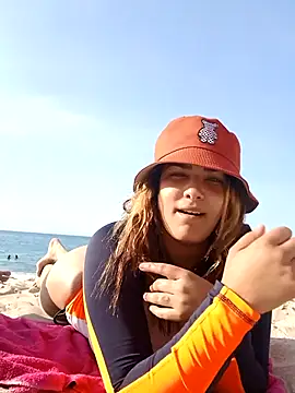 Snapshot of camiysebas21 chatting on 03/11/25, 08:53 camiysebas21 online show from 03/11/25, 08:53