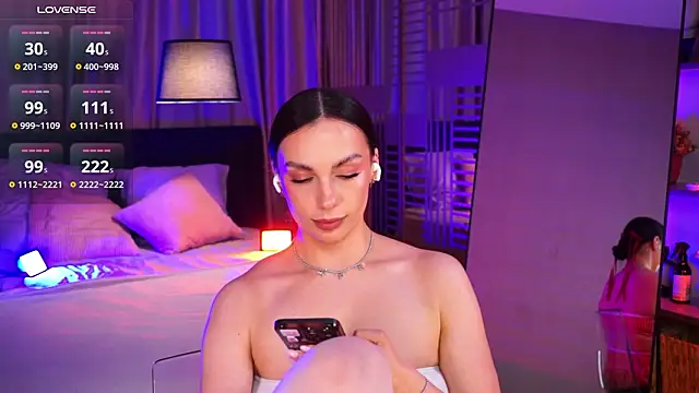 LunaNight online show from 03/17/26, 08:45