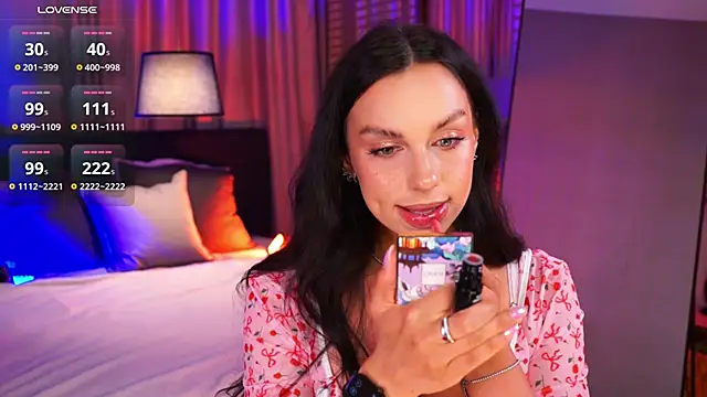 LunaNight online show from 04/10/26, 08:24