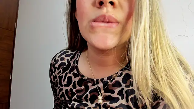 eleecttraa 12 online show from 02/18/25, 11:19