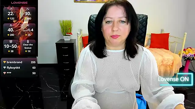 Julia Dean online show from 03/04/25, 01:17