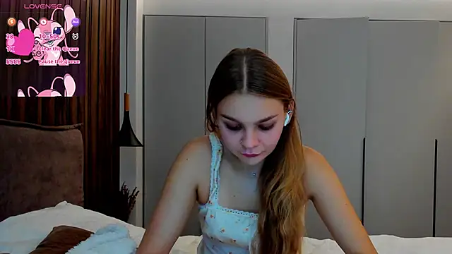 Molly sweetie online show from 10/30/25, 07:10