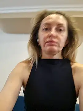 Miss    Mia  online show from 03/05/26, 08:43