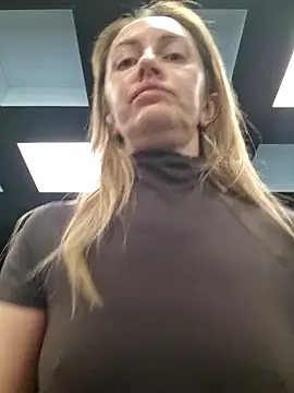 Miss    Mia  online show from 03/10/26, 09:36