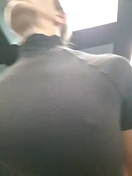 Miss    Mia  online show from 04/21/26, 08:09