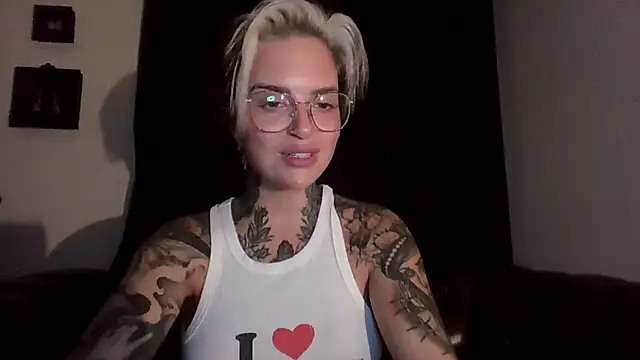 Rubyrichhxo online show from 10/18/25, 07:14