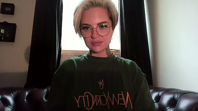 Rubyrichhxo online show from 10/19/25, 09:10