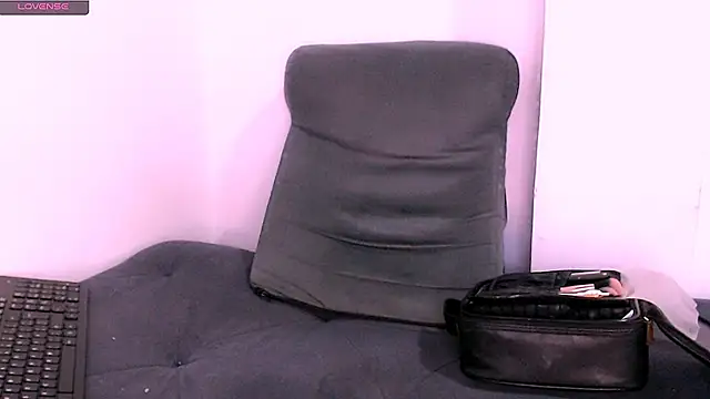 sofi-rojas1 online show from 03/28/26, 07:13