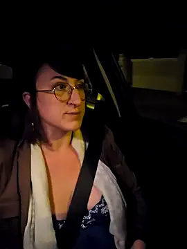 Snapshot of minierose chatting on 09/17/25, 04:47 minierose online show from 09/17/25, 04:47