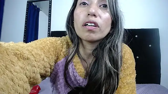Snapshot of sweet_skylove_ chatting on 07/19/26, 01:20 sweet skylove online show from 07/19/26, 01:20