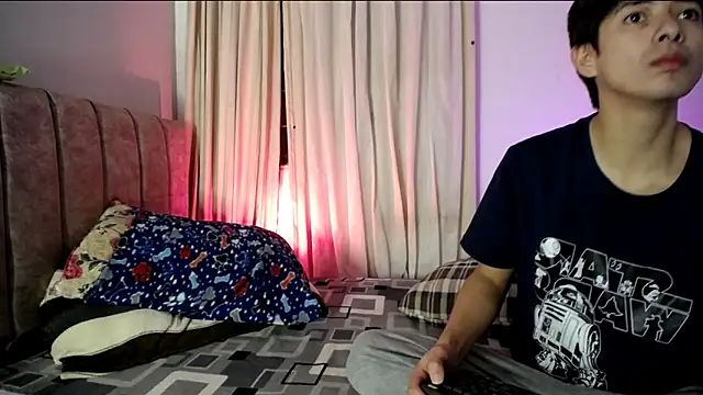 Snapshot of Pinkandyellowpokemon chatting on 01/07/26, 05:10 Pinkandyellowpokemon online show from 01/07/26, 05:10