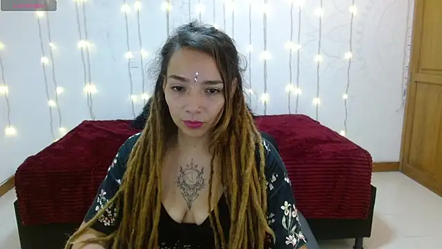 Snapshot of Natalia_Sativa716 chatting on 02/22/25, 12:38 Natalia Sativa716 online show from 02/22/25, 12:38