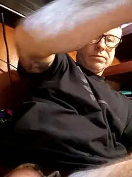 Snapshot of Pcsammy73 chatting on 01/22/25, 01:42 Pcsammy73 online show from 01/22/25, 01:42