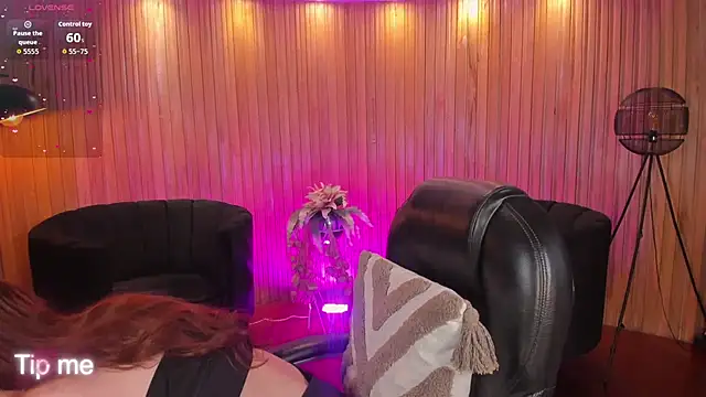 CorinneRusso online show from 12/15/25, 05:44