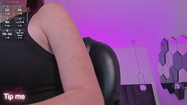 CorinneRusso online show from 01/17/26, 04:17