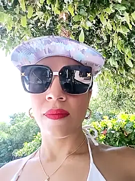  joanne and oliver  online show from 11/12/25, 05:24