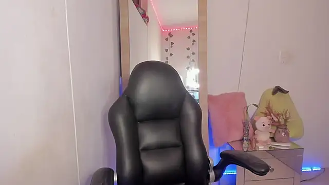 Snapshot of hellensexy chatting on 01/12/25, 12:18 hellensexy online show from 01/12/25, 12:18