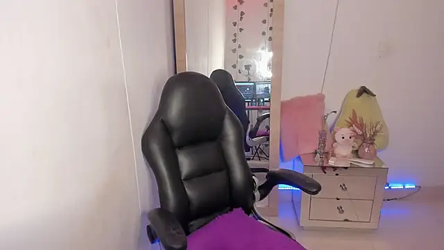 Snapshot of hellensexy chatting on 01/16/25, 11:48 hellensexy online show from 01/16/25, 11:48