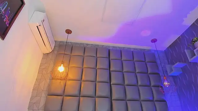 megan woll online show from 02/27/25, 09:47