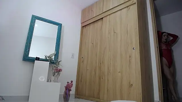  Lalaa online show from 12/21/24, 11:56