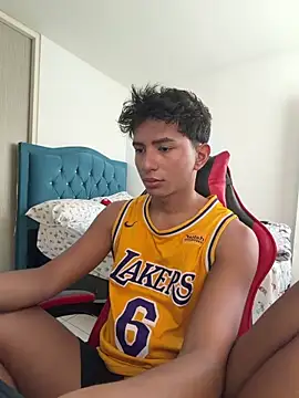 Leonarrrd 01 online show from 04/09/26, 08:14