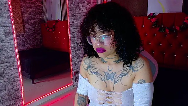 miahernadez303av online show from 03/05/26, 04:52