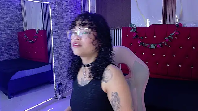 Snapshot of miahernadez303av chatting on 04/25/26, 11:57 miahernadez303av online show from 04/25/26, 11:57