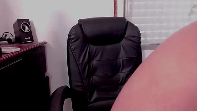 Sofii floyd  online show from 10/15/25, 02:06