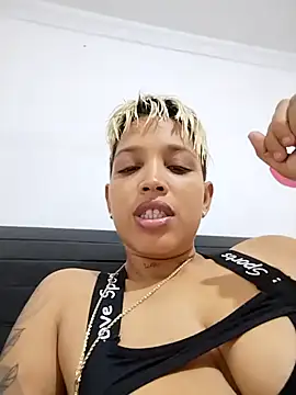 Snapshot of Dirty_Zoe chatting on 10/19/25, 09:37 Dirty Zoe online show from 10/19/25, 09:37