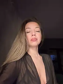 Snapshot of SonyaD_ chatting on 05/17/26, 02:53 SonyaD online show from 05/17/26, 02:53