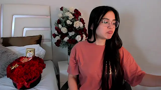 CamilaSofiia online show from 02/18/25, 07:41