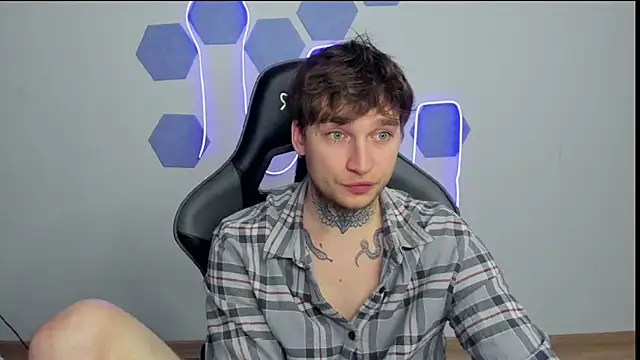 Chris Tyson online show from 12/18/24, 03:47