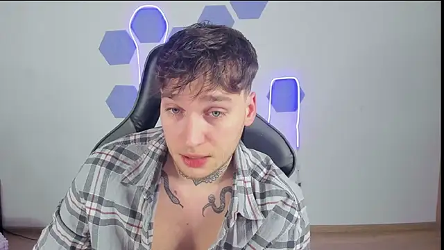 Chris Tyson online show from 12/25/24, 02:25