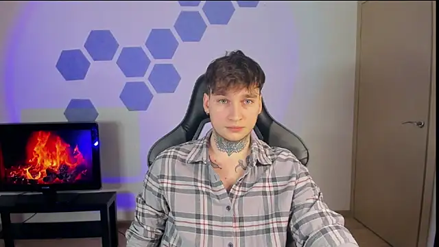 Chris Tyson online show from 01/09/25, 03:23