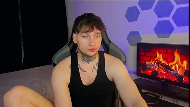 Chris Tyson online show from 02/19/25, 01:28