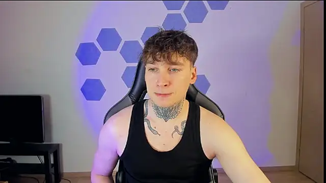 Chris Tyson online show from 03/04/25, 04:27