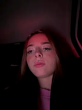 LoraaDoll online show from 10/22/25, 03:34