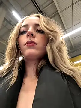 LoraaDoll online show from 11/05/25, 03:45