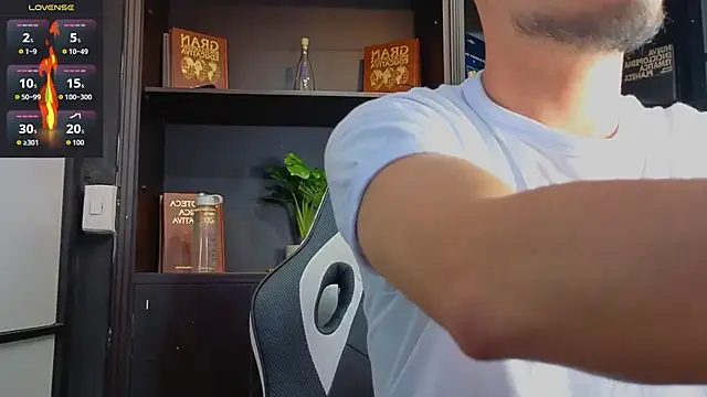 EdwardRoss  online show from 10/07/25, 07:11