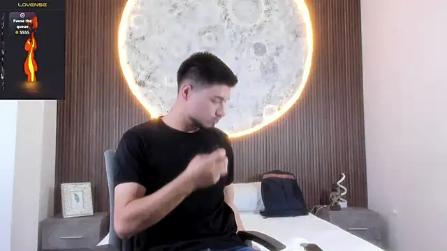 EdwardRoss  online show from 12/17/25, 08:15