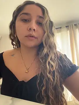 Cherryyquen online show from 02/13/26, 06:37