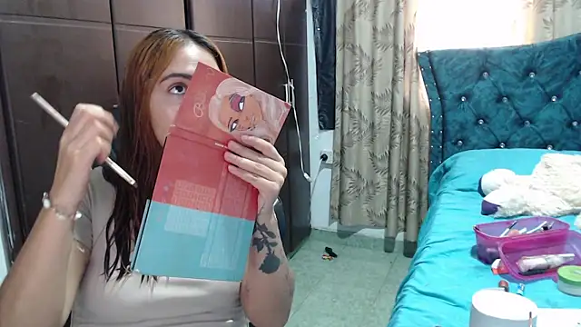 Kate lorens9 online show from 10/22/25, 01:55