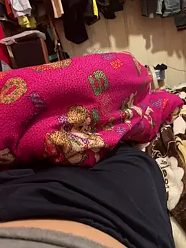 Snapshot of A6229 chatting on 12/12/24, 02:33 A6229 online show from 12/12/24, 02:33