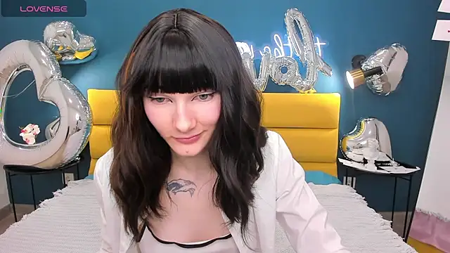 Lili flowerr online show from 02/11/25, 02:14