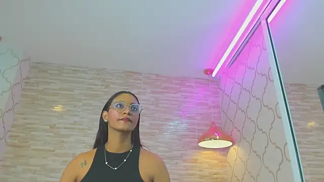 ZoeSmitth online show from 04/18/26, 11:47