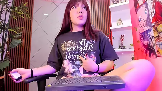 Fluffy Bubble21 online show from 03/06/25, 10:30