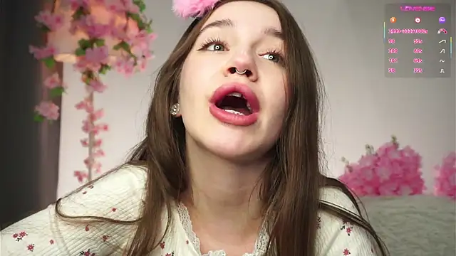 AmiLewis online show from 12/14/25, 01:11