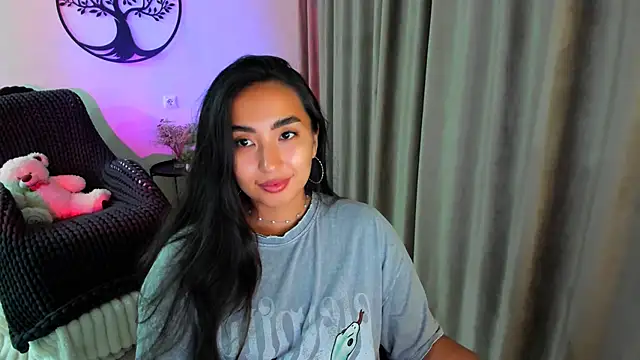 Snapshot of worldofkim chatting on 11/10/25, 06:40 worldofkim online show from 11/10/25, 06:40